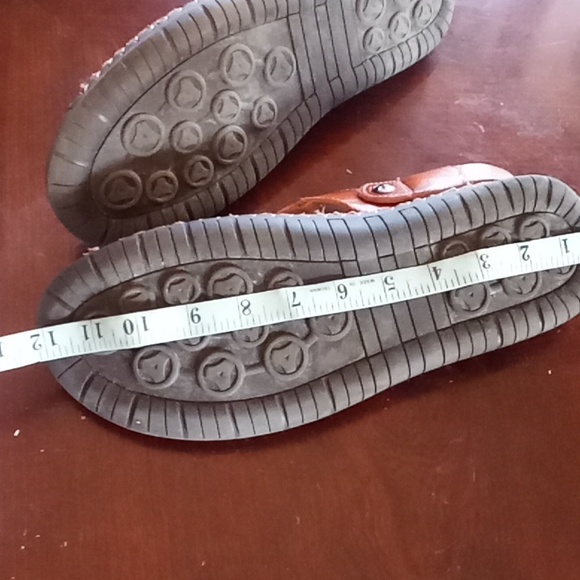 Leather hand tooled sandals from Mexico - Picture 5 of 6